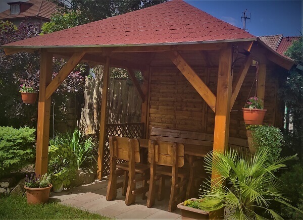 Dřevěné Pergoly a Altány: Přírodní Krása Pro Vaši Zahradu