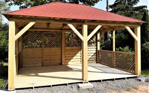 Pergola na zahradu určitě patří